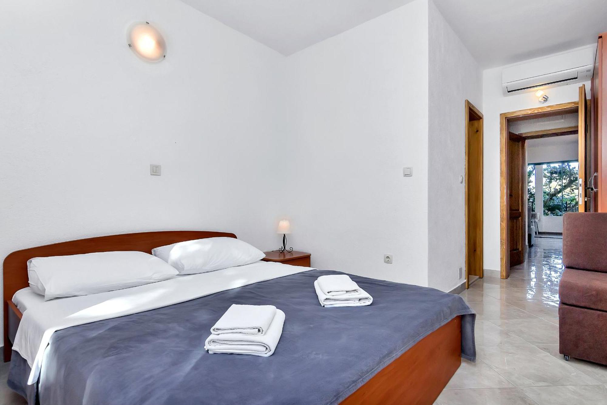 Apartmani Nikola Zastražišće 外观 照片