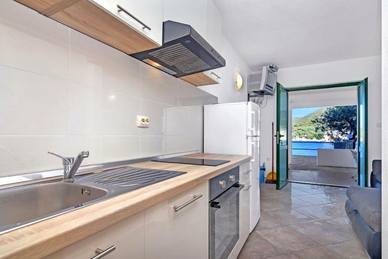 Apartmani Nikola Zastražišće 外观 照片
