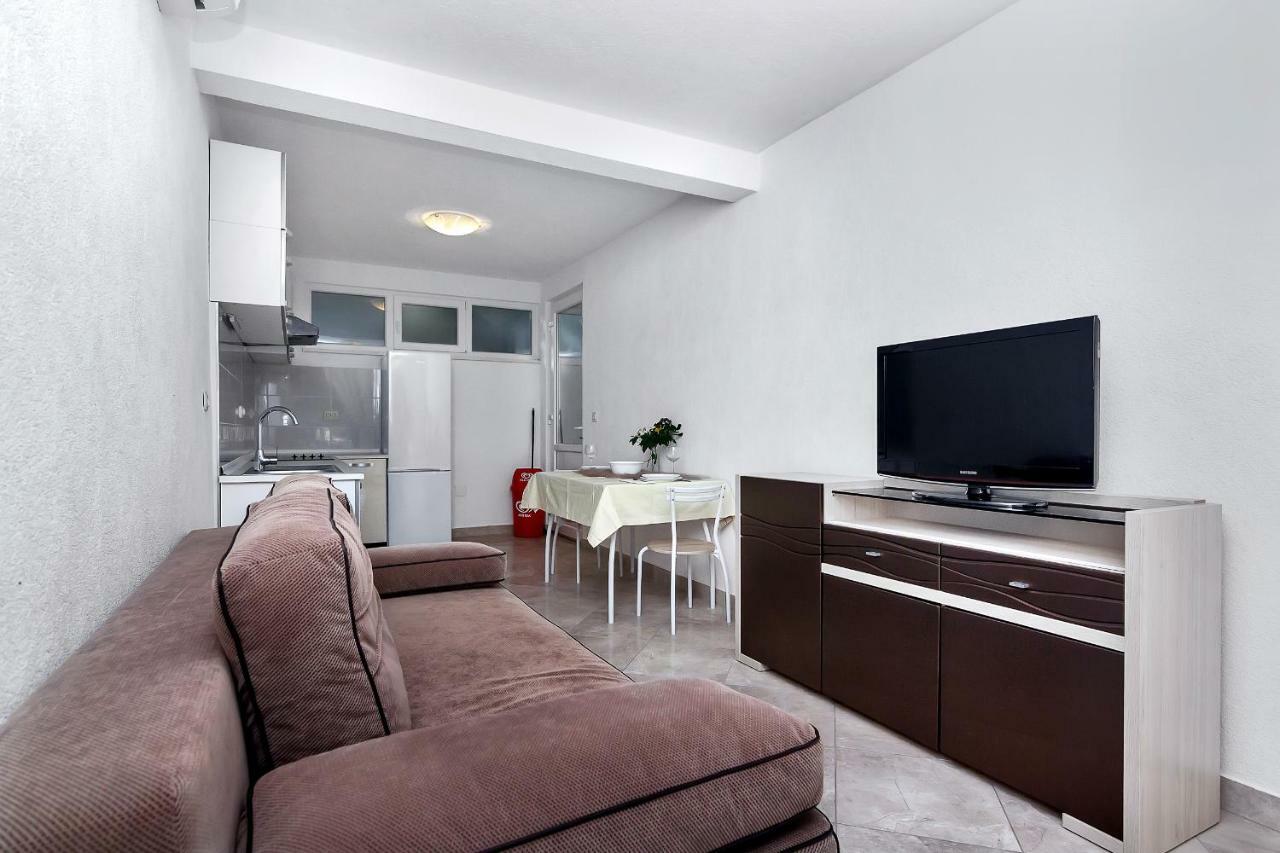 Apartmani Nikola Zastražišće 外观 照片