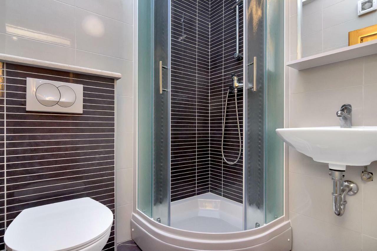 Apartmani Nikola Zastražišće 外观 照片