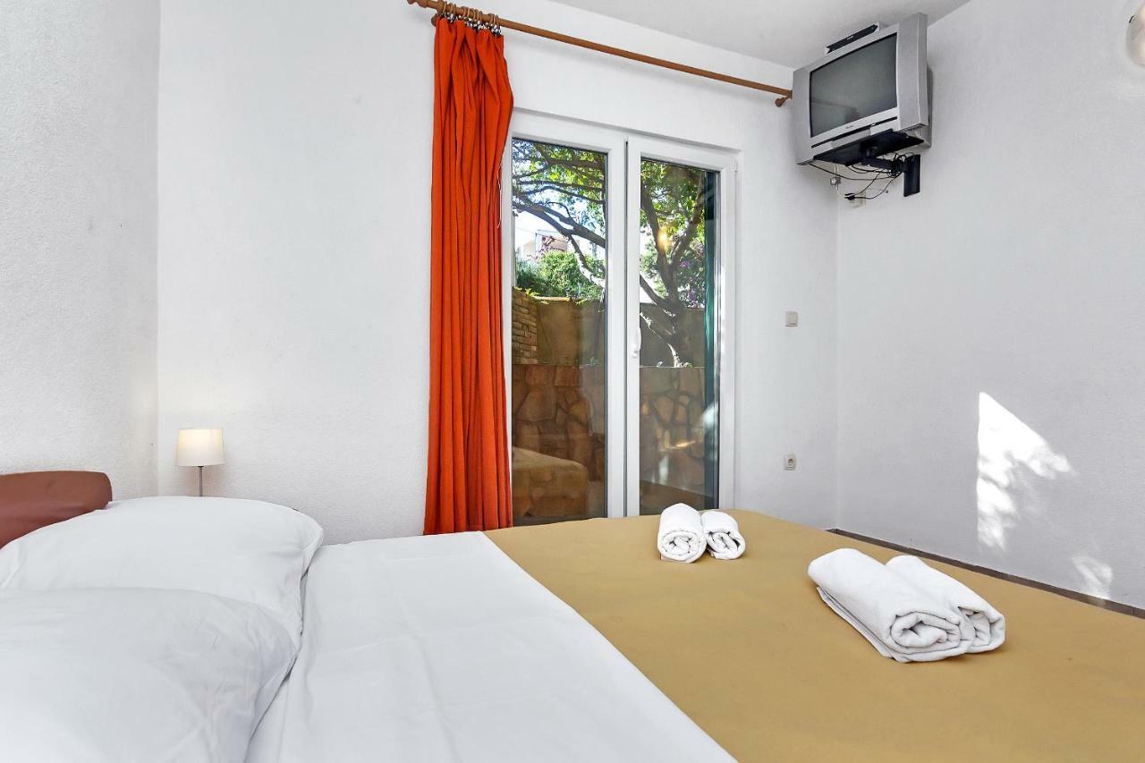Apartmani Nikola Zastražišće 外观 照片